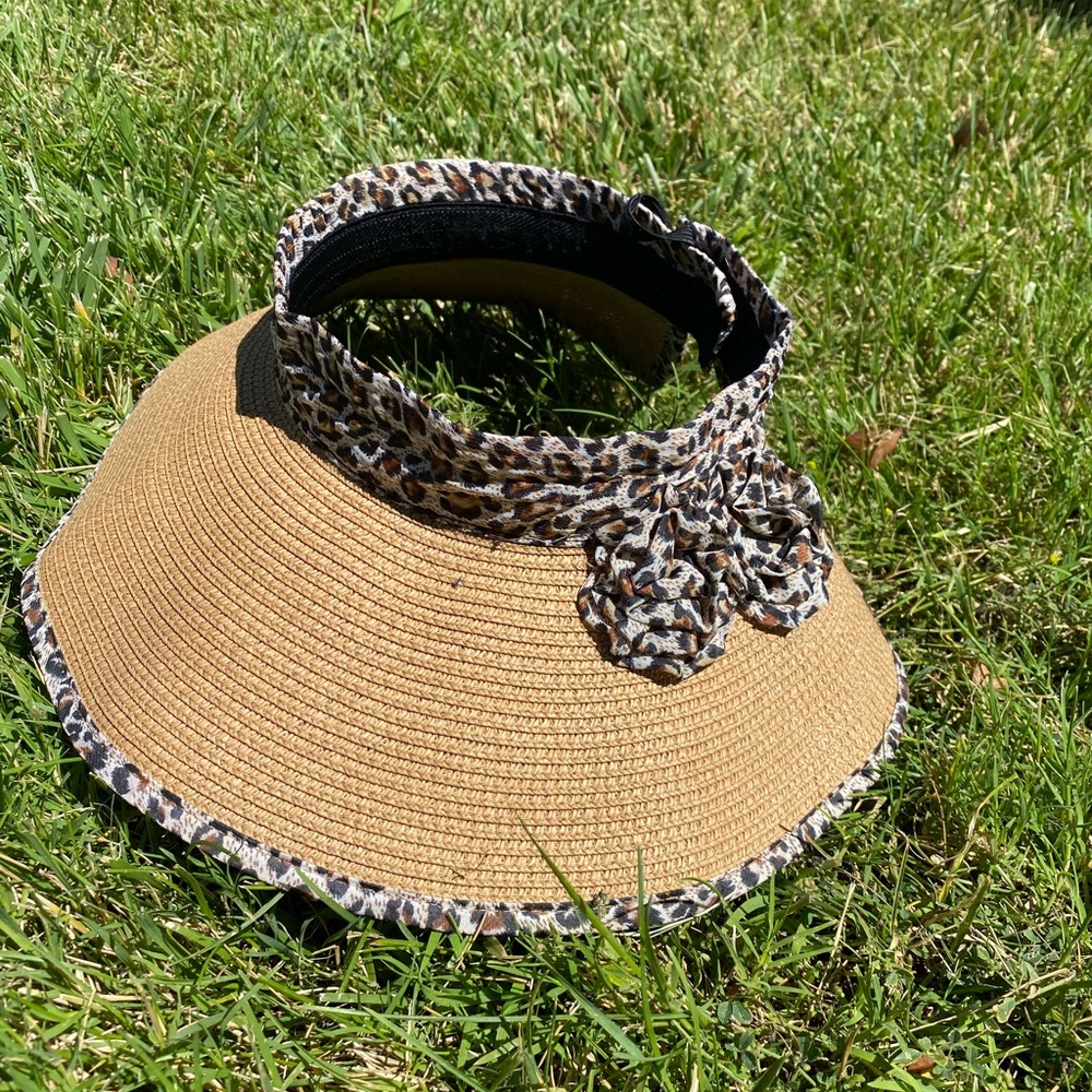 Visor hat